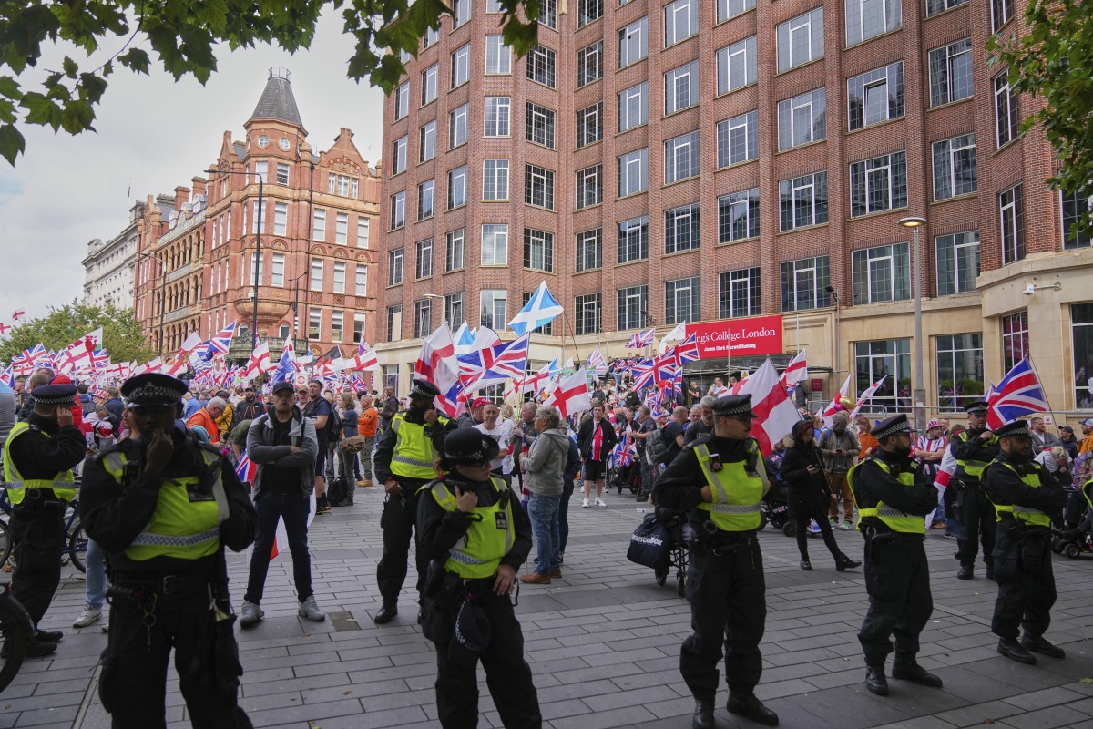 Protest v Londýne, britská polícia, demonštranti