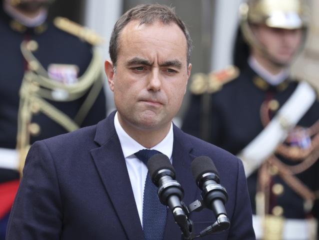 premiér Sébastien Lecornu, Francúzsko