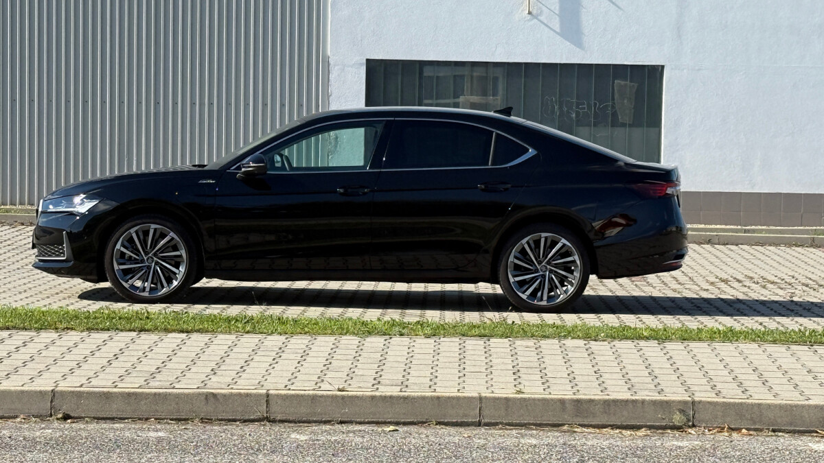 Škoda Superb L&K 1.5 TSI iV (2025)