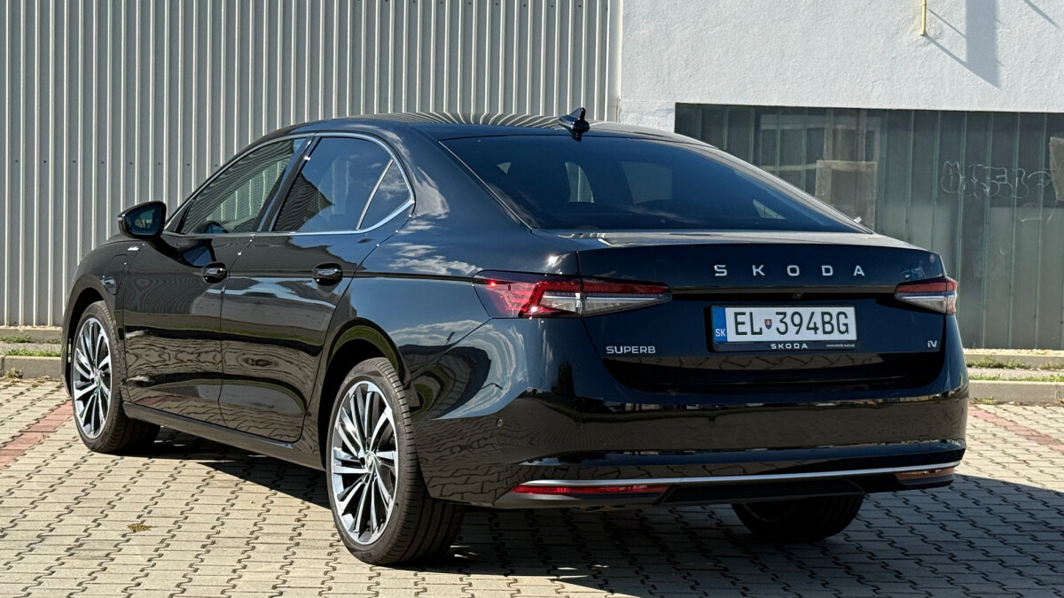 Škoda Superb L&K 1.5 TSI iV (2025)