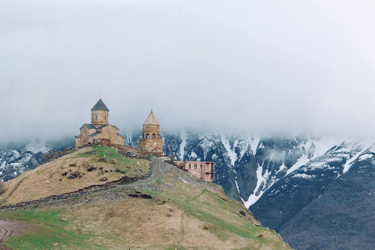 Kazbegi, Gruzínsko, Kaukaz, hory
