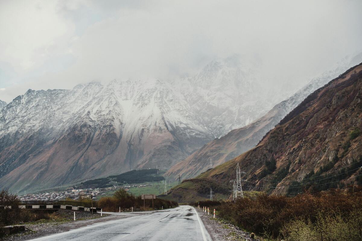 Kazbegi, Gruzínsko, Kaukaz, hory