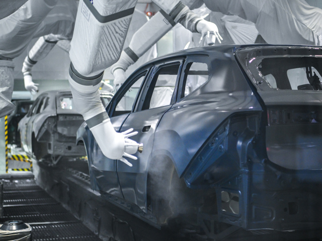 P90617983 high Res bmw-group-plant-debr