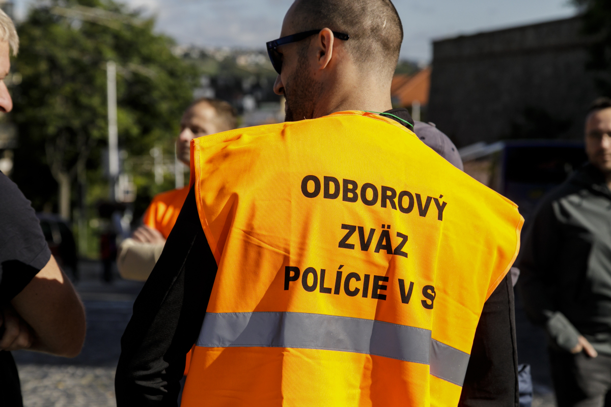SR Bratislava NRSR Polícia Odbory Zhromaždenie BAX