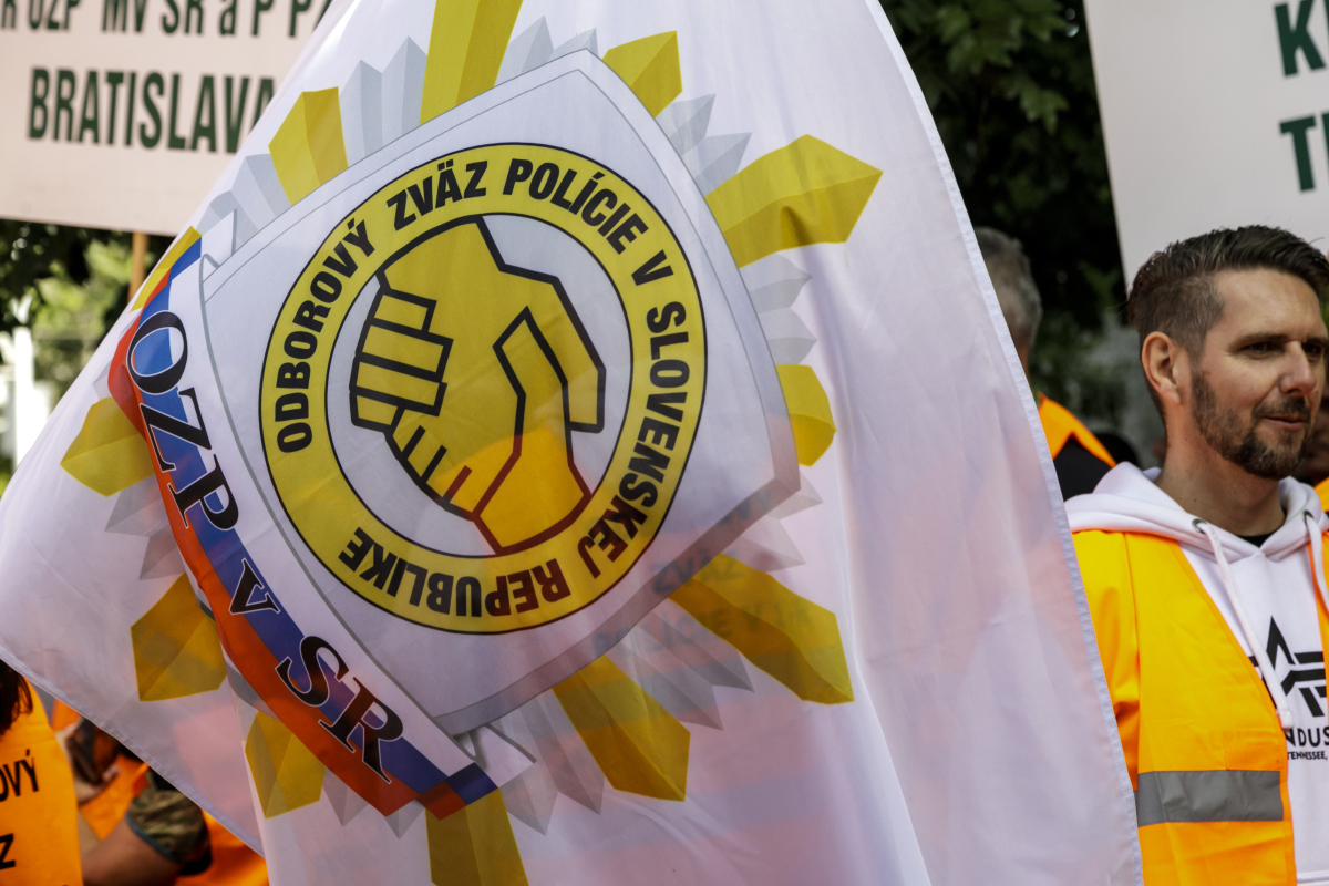 SR Bratislava NRSR Polícia Odbory Zhromaždenie BAX