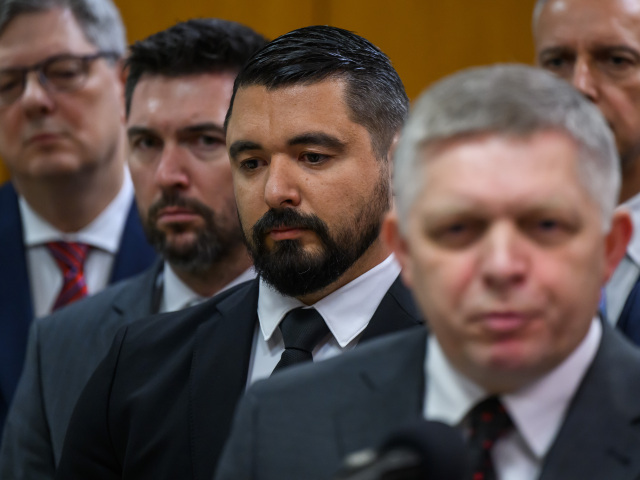 SR ÚV mimoriadne zasadnutie Bezpečnostná rada BAX