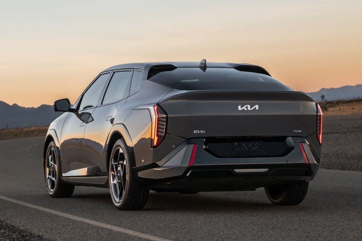 Kia EV4 Fastback - 2025