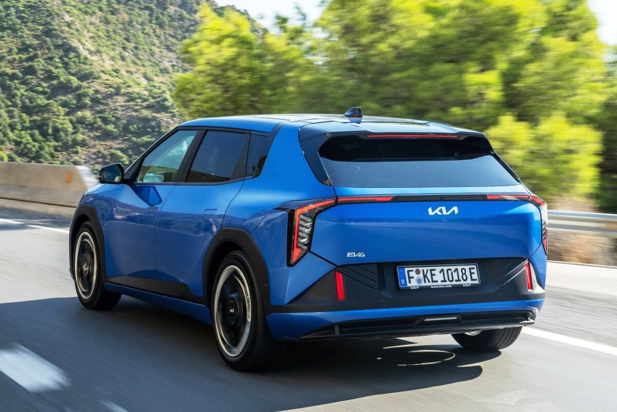 Kia EV4 Hatchback - 2025
