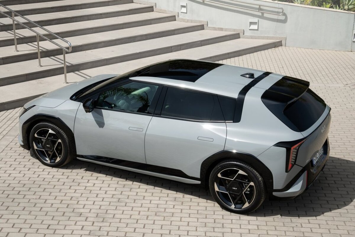 Kia EV4 Hatchback - 2025