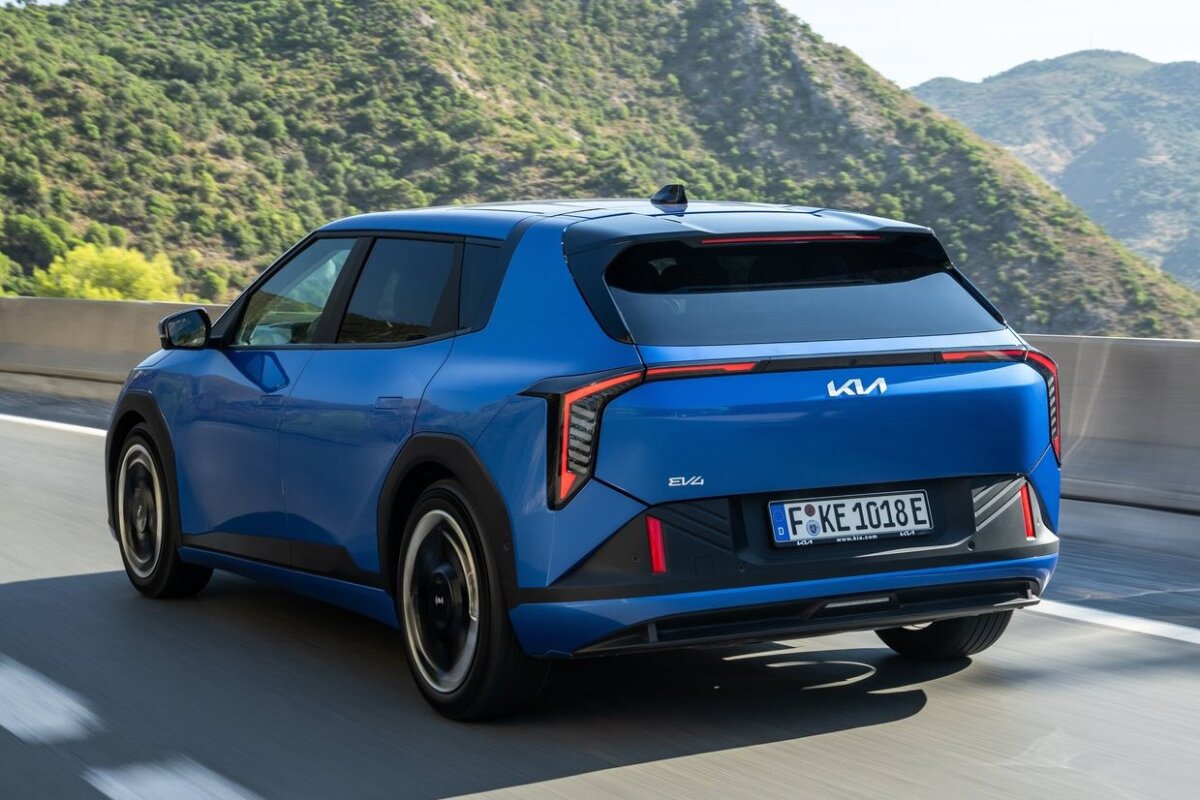 Kia EV4 Hatchback - 2025
