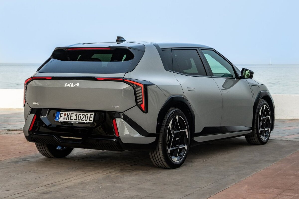 Kia EV4 Hatchback - 2025