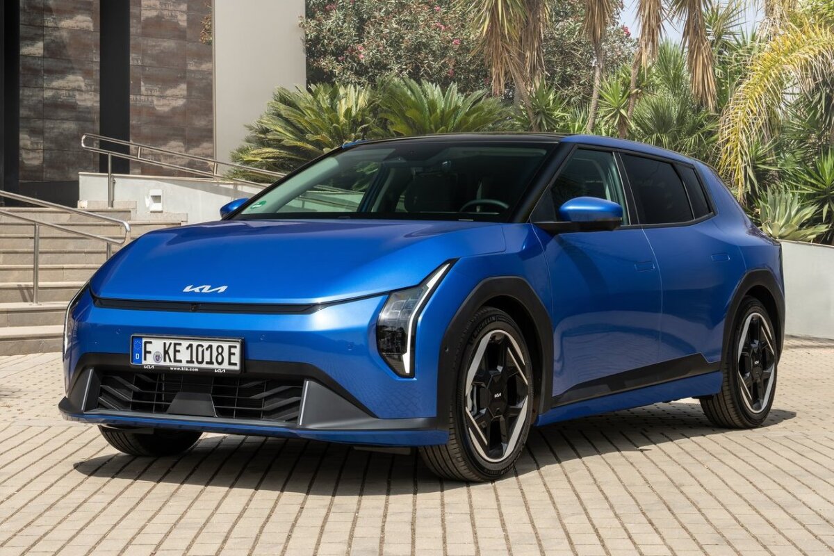 Kia EV4 Hatchback - 2025
