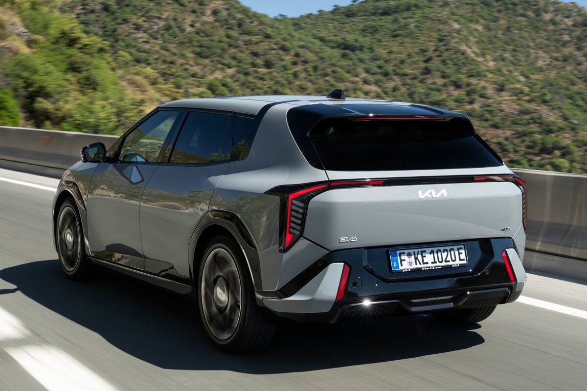 Kia EV4 Hatchback - 2025