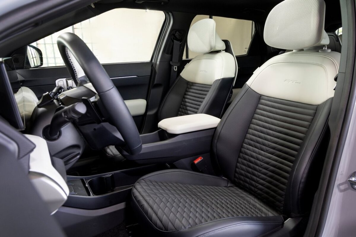 Kia EV4 Hatchback - 2025