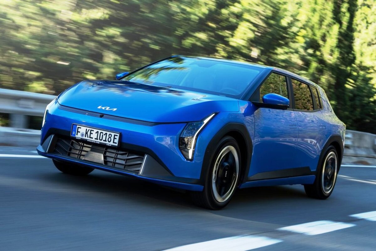 Kia EV4 Hatchback - 2025