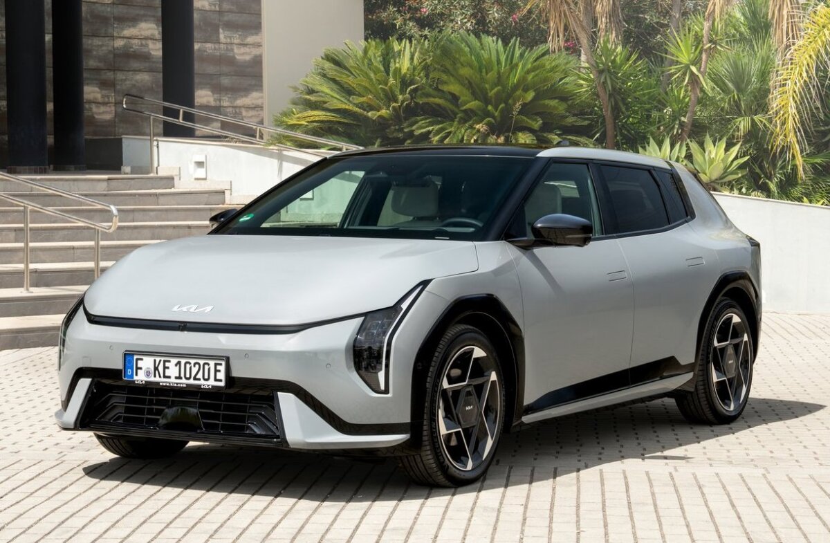 Kia EV4 Hatchback - 2025