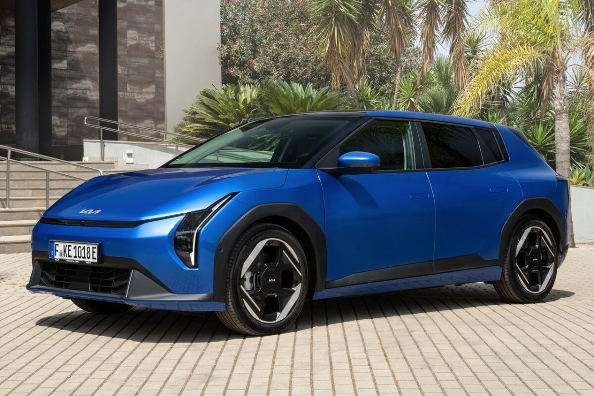 Kia EV4 Hatchback - 2025