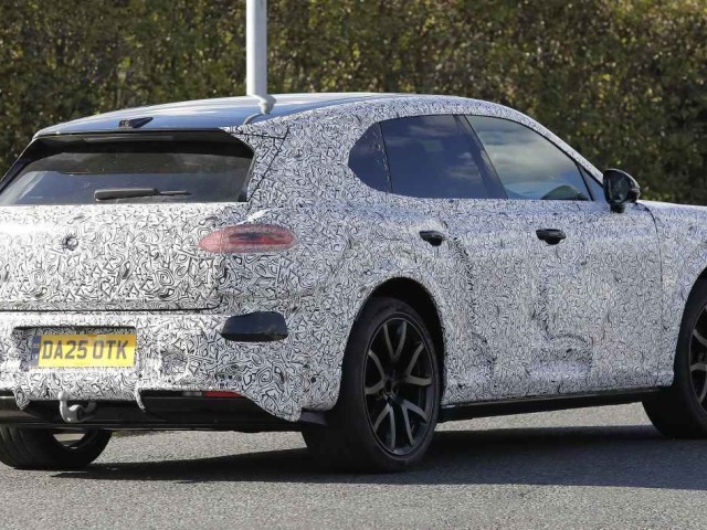 Bentley - mestské SUV špionáž 2025