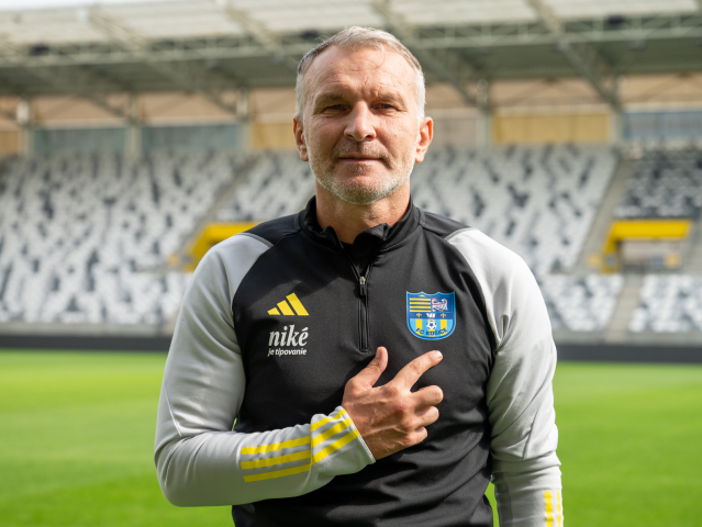 Roman Skuhravý