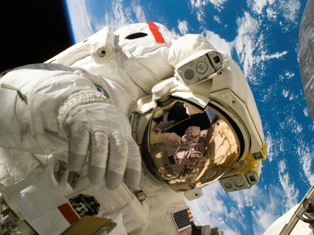kozmonaut, astronaut, vesmír, planéta Zem