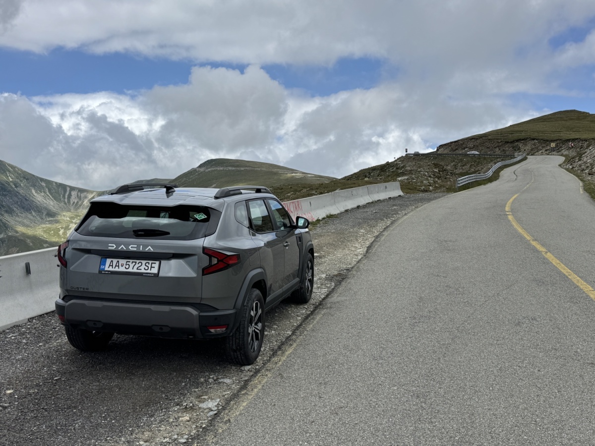 Transfăgărășan a Transalpina s Dacia Duster - 2025