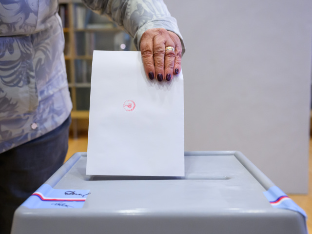 SR Bratislava ČR voľbyČR25 parlamentné voľby BAX