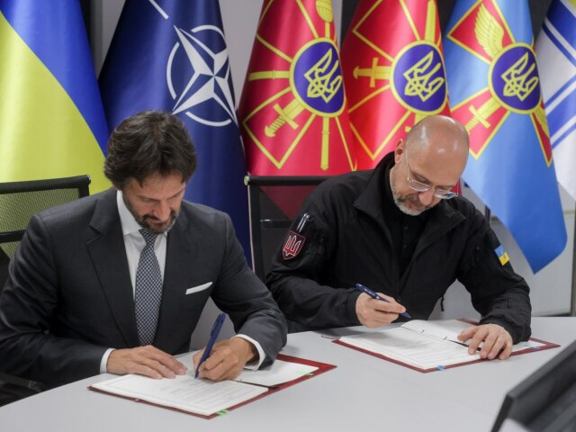 Podpisovanie dokumentov UKR a SVK