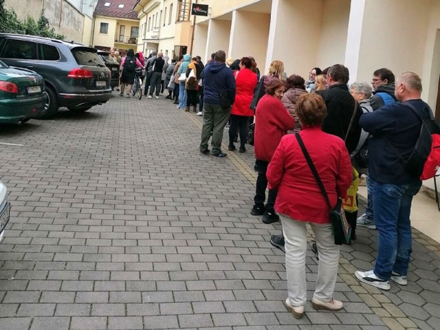 čakanie, fronta, pacienti, Zvolen