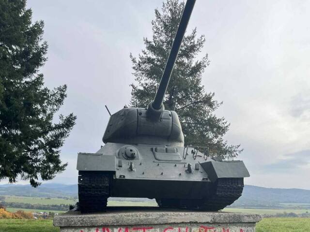 snp, pamätník, kosorín