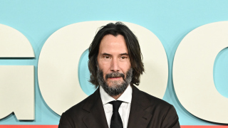Žraloky, stroj času a Keanu Reeves. Tento nový film znie ako najdivokejší akčný nápad roka