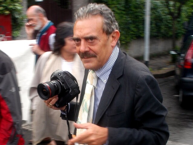 Fotograf Rino Barillari, prezývaný aj ako kráľ paparazzov. 