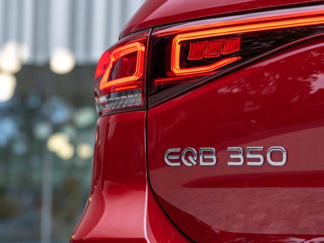 Mercedes-Benz-EQB - 2022