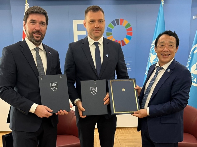Richard Takáč, Tomáš Taraba a Qu Dongyu