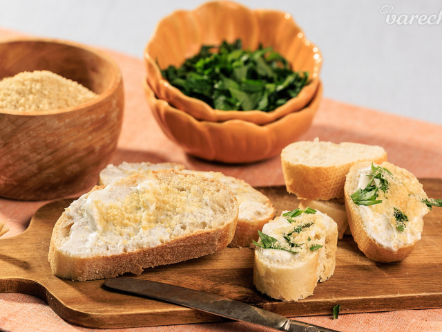 Videotip: Parmezán pre vegánov? Áno, takto jednoducho si ho urobíte
