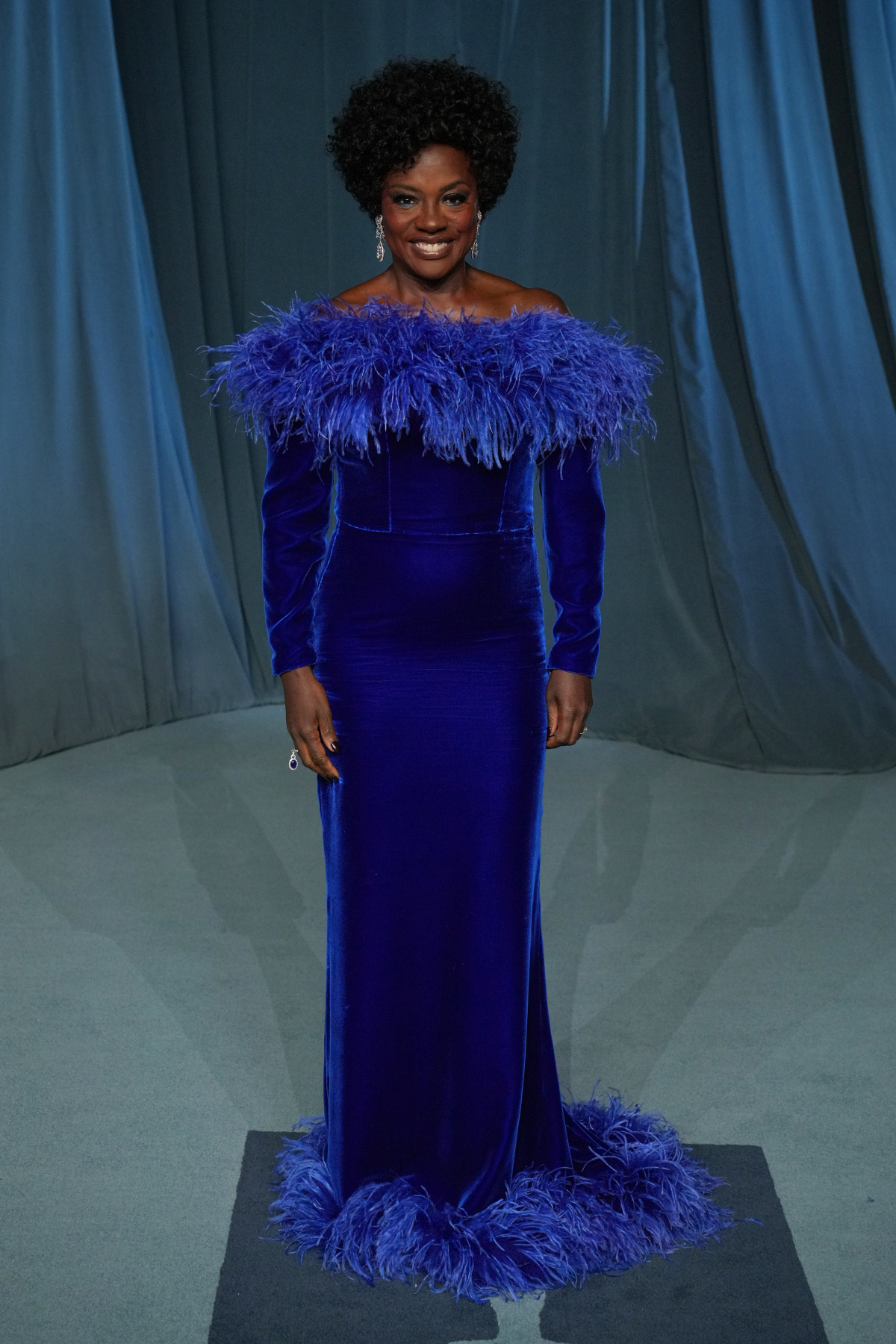 Herečka Viola Davis v kreácii Gucci. 