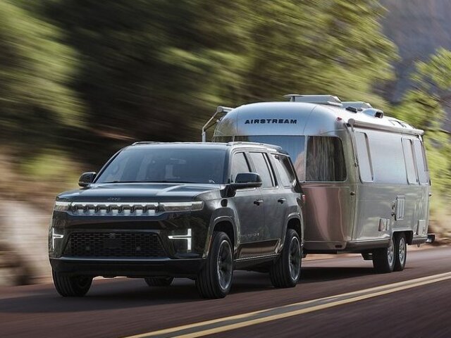 Jeep Grand Wagoneer - 2025