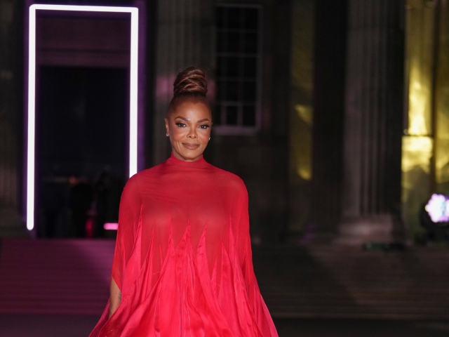Speváčka Janet Jackson v kreácii Stephane Rolland Couture. 