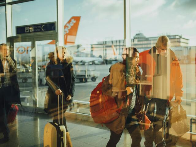 letisko, pasažieri, batožina, lietadlo, dovolenka, cestovanie, easy jet