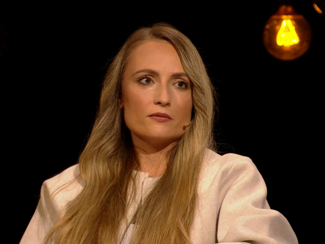 Martina Kavalírová ako hosť v talkšou Trochu inak s Adelou. 