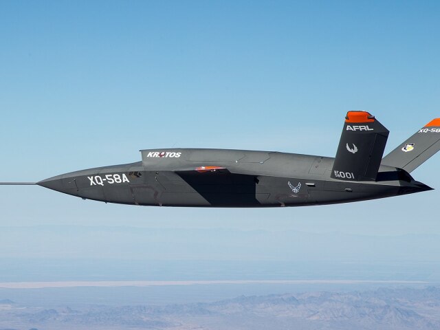 Dron XQ-58A Valkyrie 5. marca 2019 v Yuma Proving Grounds, Arizona, USA