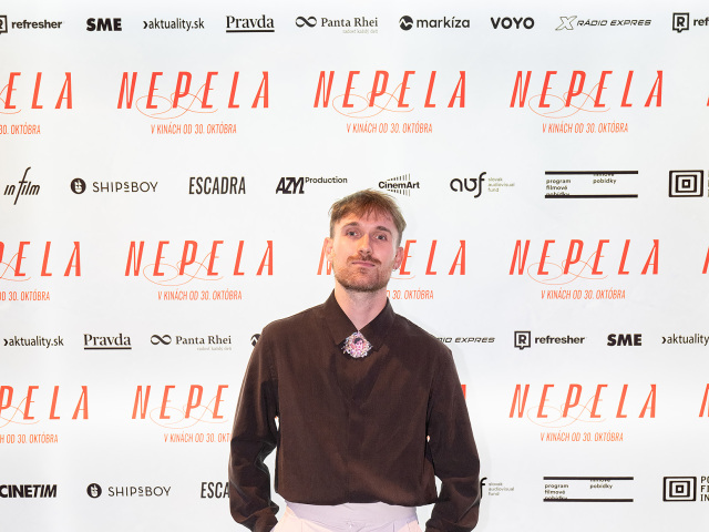 Režisér filmu Nepela Gregor Valentovič. 