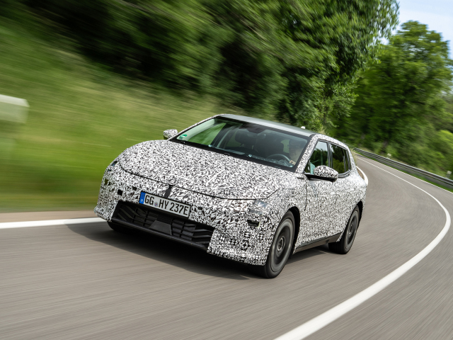 kia-ev4-endurance-nurburgring-dynamic-digital-1920x1080-015