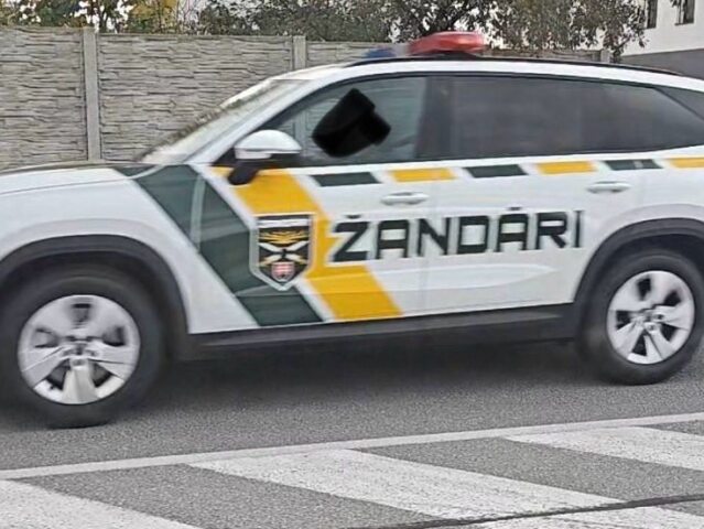 žandári, žandársky zbor, autá