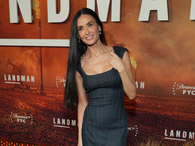 Demi Moore v šatách Schiaparelli