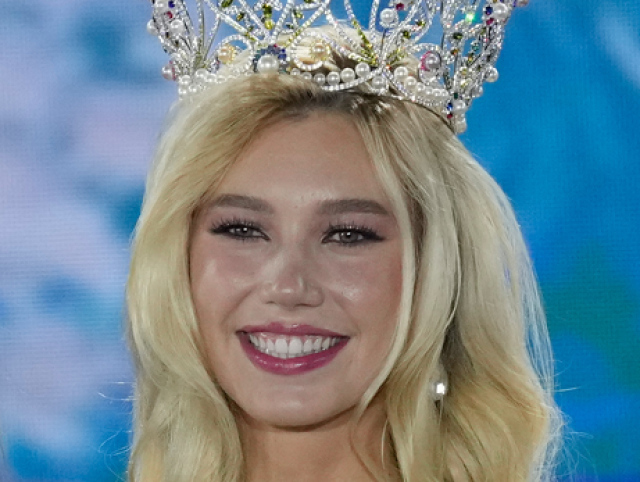 Miss Earth Natalie Puskinova