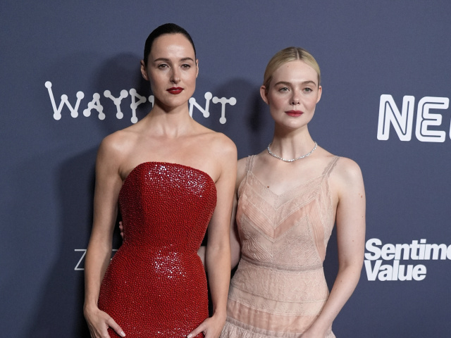 Renate Reinsve (vľavo) a Elle Fanning 