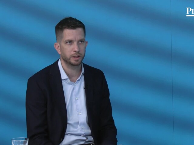 Michal Ďuriš, Ide o peniaze