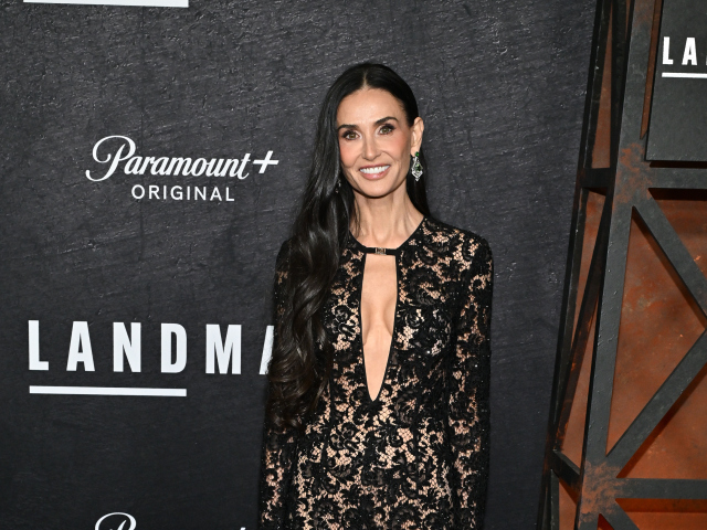 Herečka Demi Moore sa na premiére objavila v kreácii Gucci. Priehľadnej. 