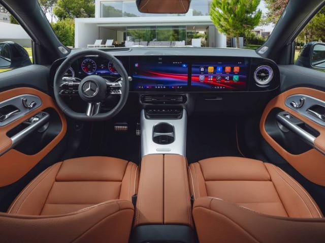 Mercedes-Benz GLB - interiér 2025