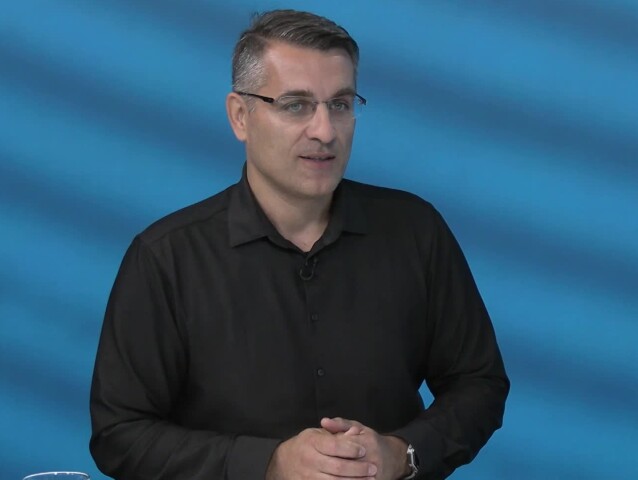 Pavel Škriniar, Ide o peniaze